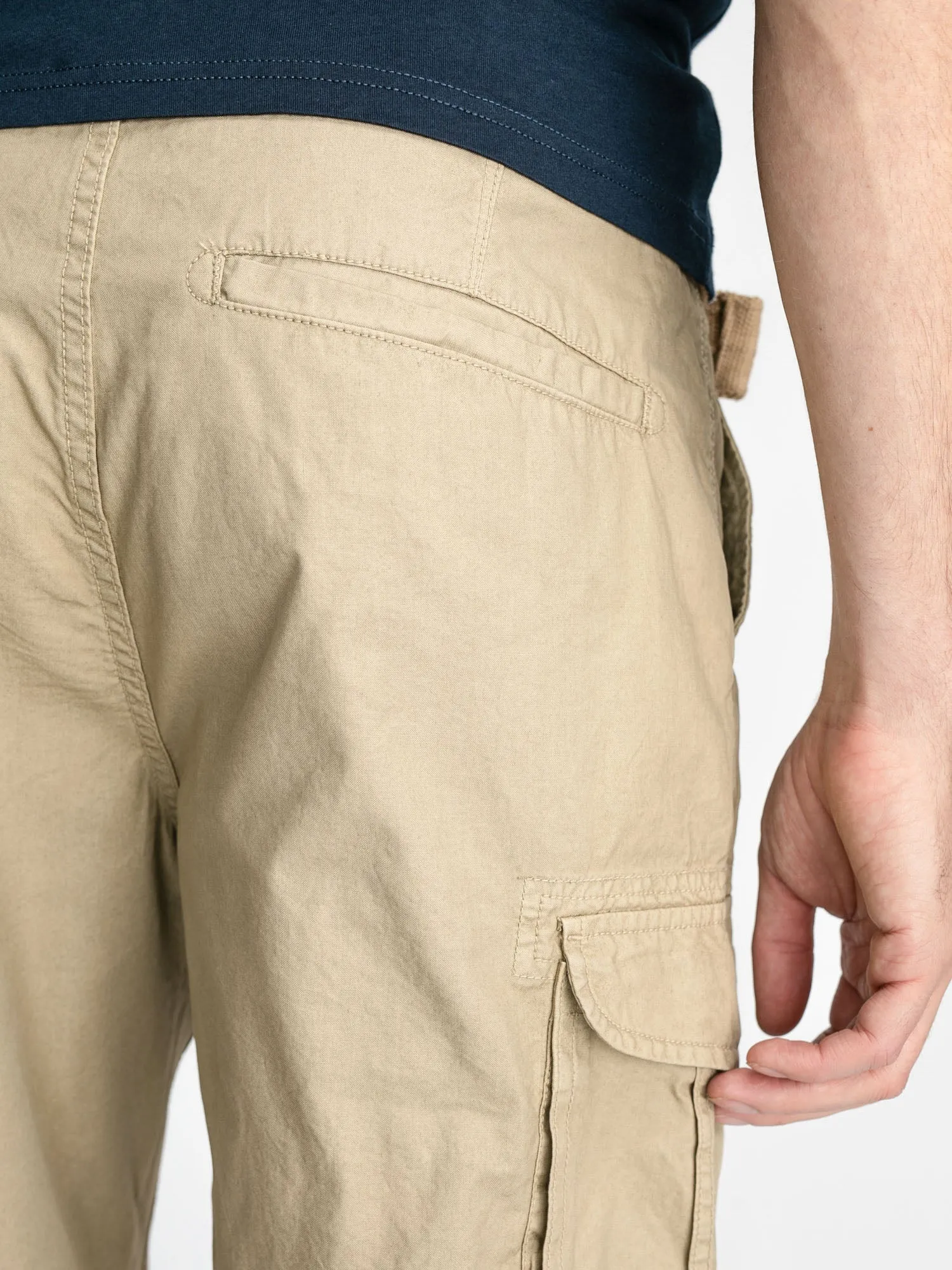Cargo shorts with belt