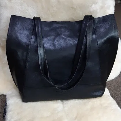 LEATHER HANDBAG BLACK