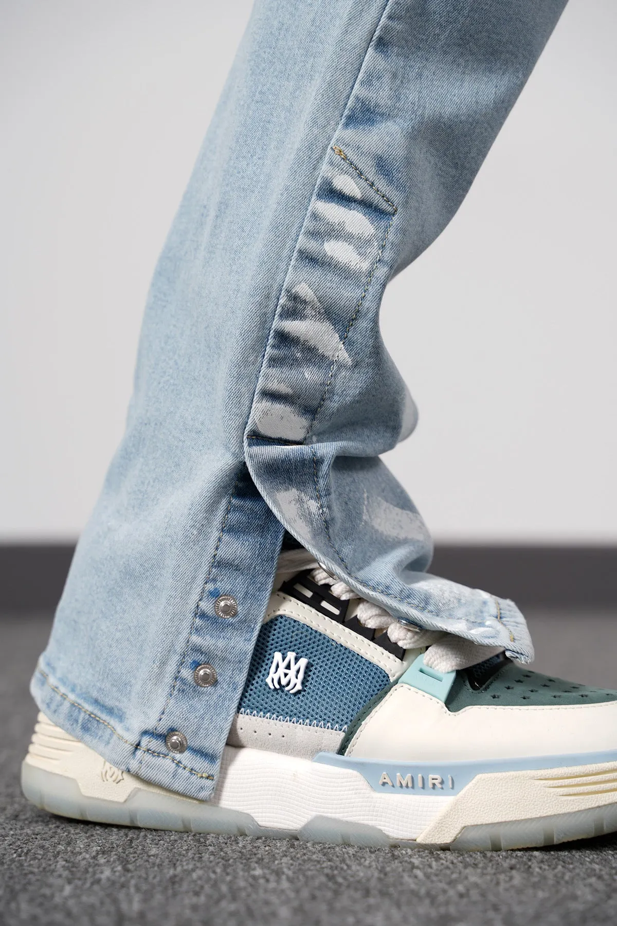 THE BARRIO FLARED JEANS