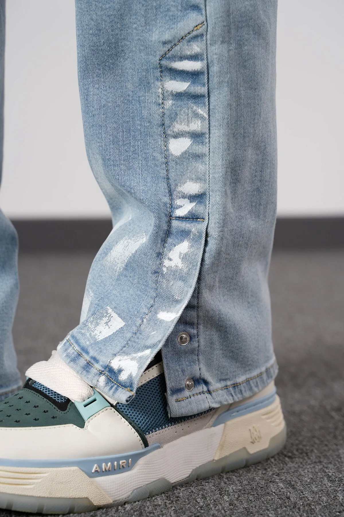 THE BARRIO FLARED JEANS
